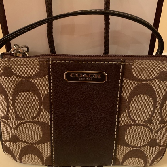 Coach Wristlet in Colourblock Signature - Picture 2 of 5